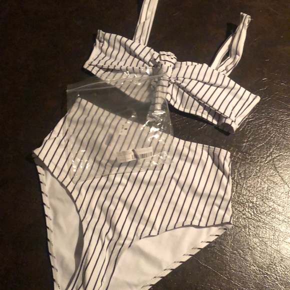 bikini - Picture 2 of 4